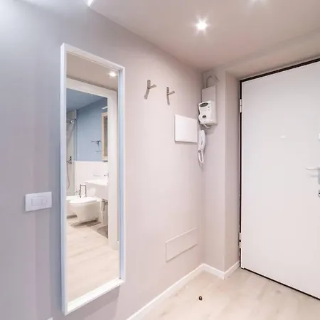 Intrho Flat Porta Romana Apartment Milan